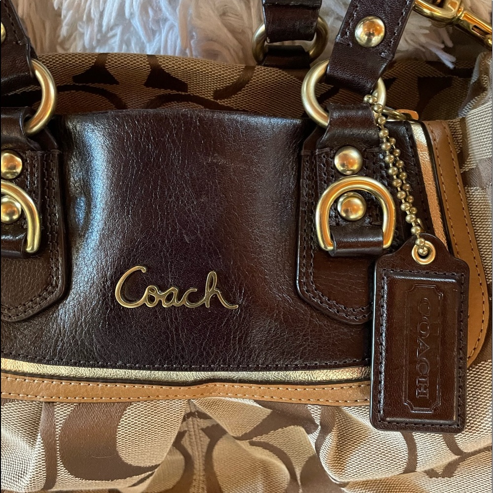 Coach - Picture 2 of 8